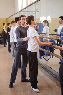 Хореограф, заслуженный артист России Максим Валукин провел мастер-класс в столице Алтайского края