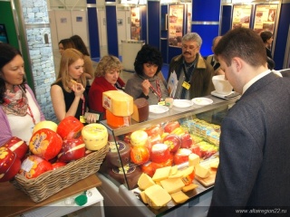 Около 1,5 тонны продукции Алтайского края продали в первые дни работы выставки «Интурмаркет»