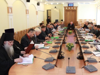 Вопросы профилактики экстремизма и ксенофобии в молодежной среде обсудили в Администрации Алтайского края