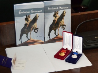 В Алтайском крае презентовали медаль «Василий Шукшин»
