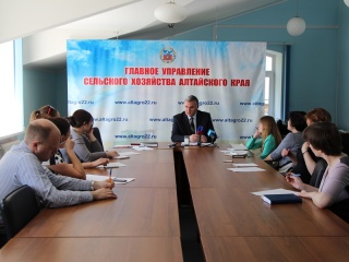 Заместитель Губернатора Александр Лукьянов: «Посев основных сельхозкультур хозяйства Алтайского края завершат в конце мая»