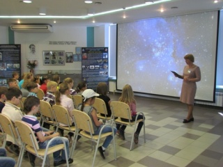 Школьники Алтайского края отметили Всемирный день космоса в Мемориальном музее Германа Титова