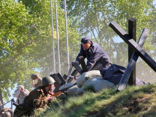 Первый канал рассказал о том, как в столице Алтайского края отдали дань памяти трагическим событиям Великой Отечественной войны
