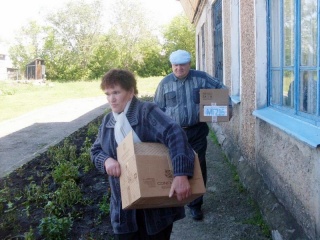В Усть-Калманском районе Алтайского края собрали две машины гуманитарной помощи для пострадавших от наводнения