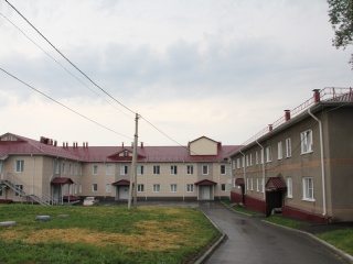 Алексей Бракоренко: «По программе «75х75» жители Усть-Пристанского района получили не просто поликлинику, а больничный городок»