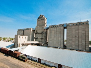 72 тонны зерна в сутки перерабатывает новый комплекс по производству крупы, построенный в Табунском районе Алтайского края