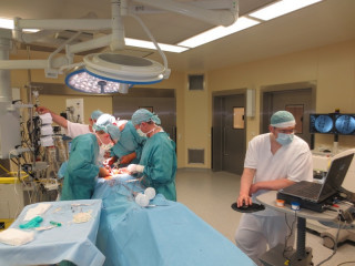 В столице Алтайского края хирурги выполнили операции при поддержке специалиста научного центра имени академика Г.А. Илизарова