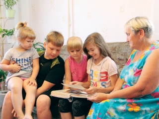 Многодетной семье Тумановых из Новоалтайска вручат медаль «За любовь и верность»