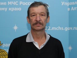 В Алтайском крае двух жителей Первомайского района наградили медалями за отвагу при пожаре