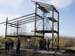 В алтайском заказнике «Лебединый» строят павильон для наблюдения за птицами зимой