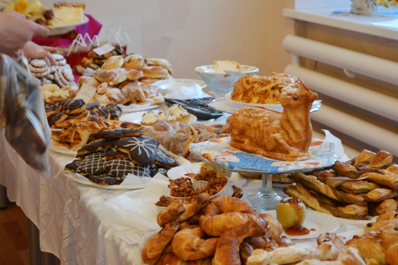 В барнаульской школе состоялся фестиваль национальных культур «Аист на крыше»