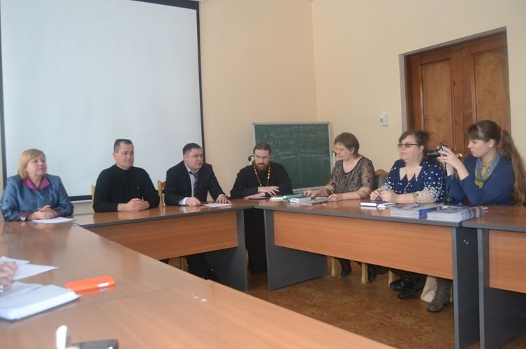 Вопросы семейных взаимоотношений обсудили участники дискуссии «За что уважают в семье»