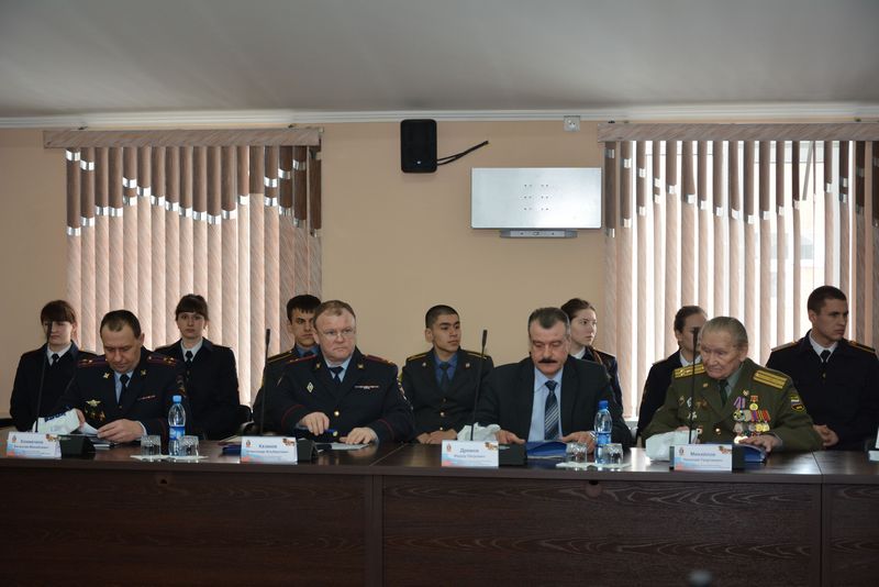 Сегодня в Барнаульском юридическом институте МВД России открылась Всероссийская научно-практическая конференция, приуроченная к 70-летию Победы