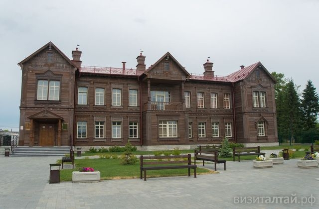 В Мемориальном музее М.Т. Калашникова открывается фотовыставка «Земляки в объективе фотографов Алтая»