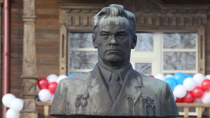 10 ноября исполнилось 97 лет со дня рождения Михаила Калашникова