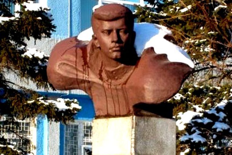 В Барнауле восстановят обелиск памяти Владимира Смирнова