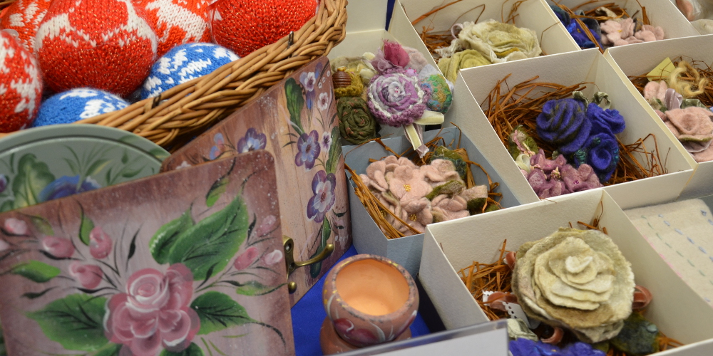 В Алтайском крае начинается прием заявок на участие в конкурсе ремесленных изделий «Сувенир года»