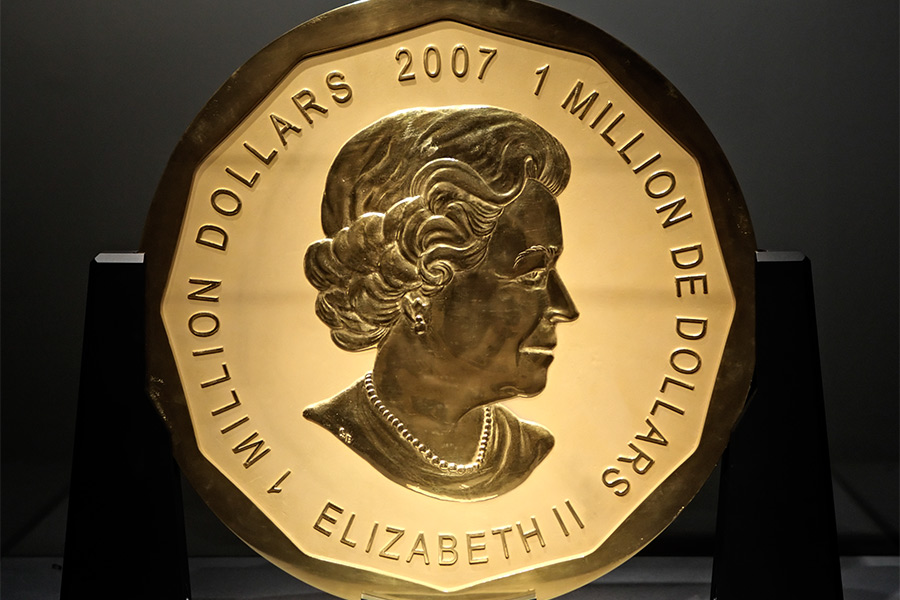 В Берлине украли самую большую золотую монету в мире. Она весит 100 кг.