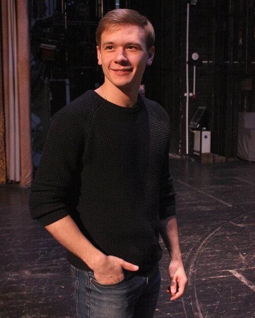 Молодежный театр Алтая им. В.С. Золотухина представит жителям края премьерный спектакль «Женитьба Бальзаминова»