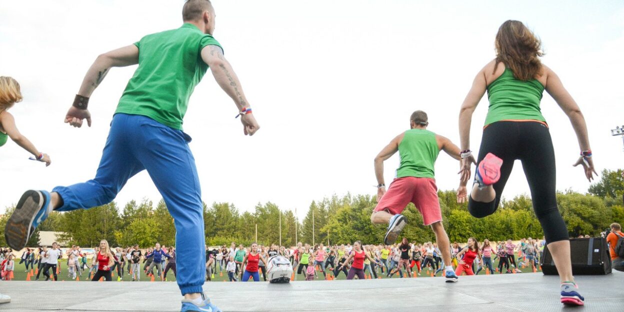 В барнаульском «Парке спорта» профессиональные инструкторы всё лето будут проводить бесплатные тренировки