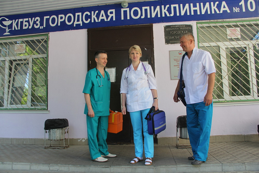 В поликлиниках и больницах Алтайского края работают кабинеты неотложной медицинской помощи