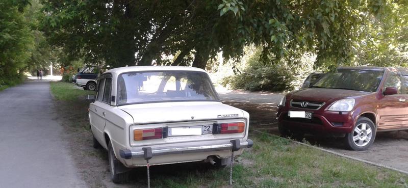 Весь июль барнаульцев будут отучать неправильно парковаться