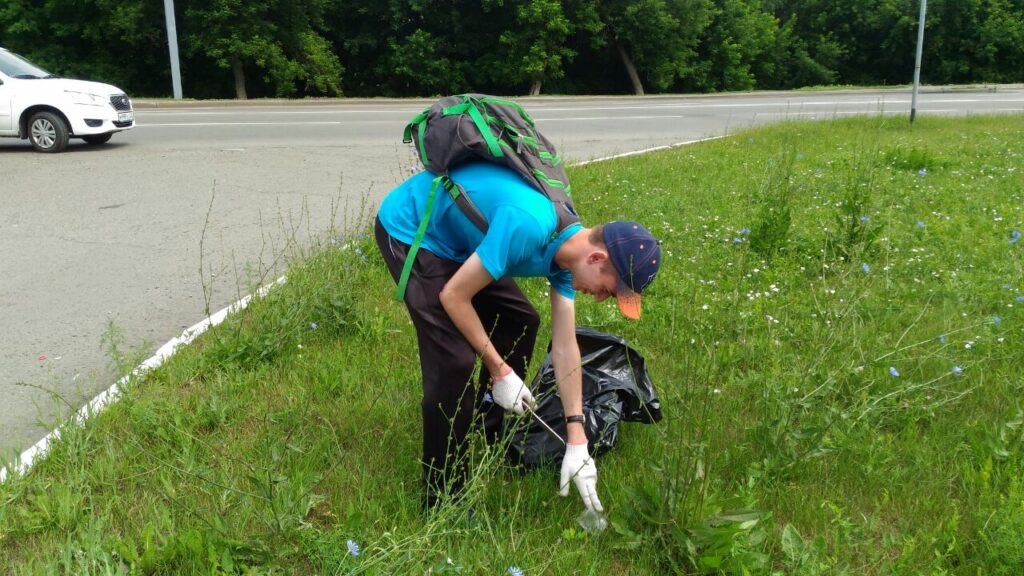 Бойцы экологического отряда «Зеленая волна» открыли трудовой сезон по благоустройству Барнаула