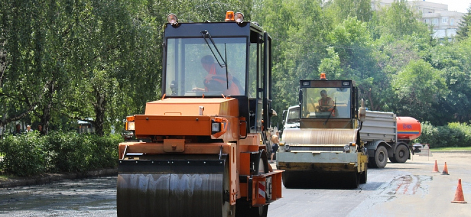 В Барнауле асфальтируют улицу 50 лет СССР