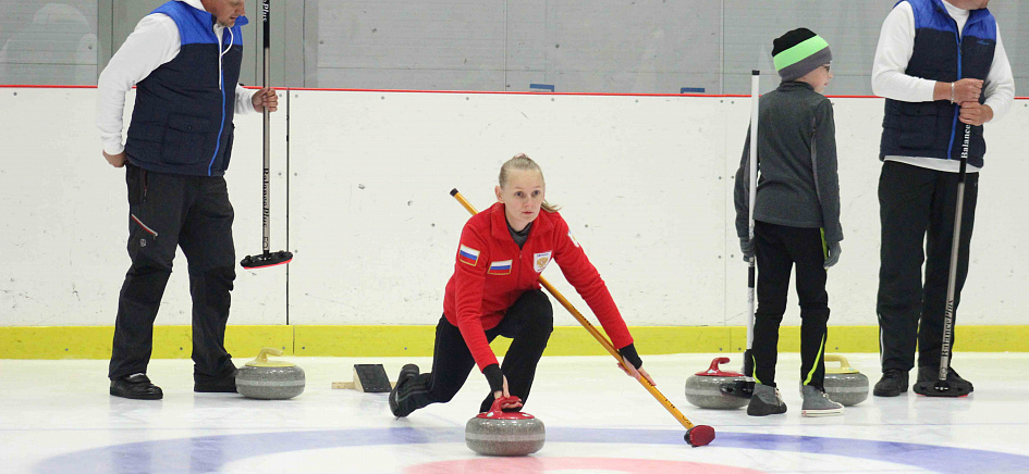 В Барнауле впервые сыграли в кёрлинг