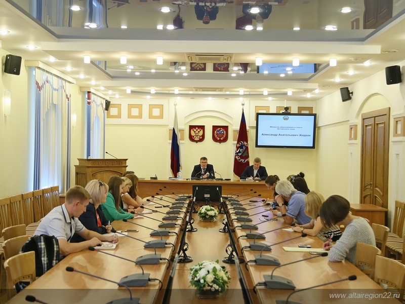 В Алтайском крае в этом году начнется строительство еще трех новых школ