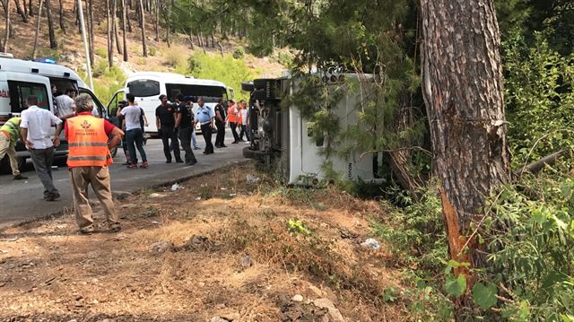 В Турции перевернулся автобус, более десяти российских туристов пострадали