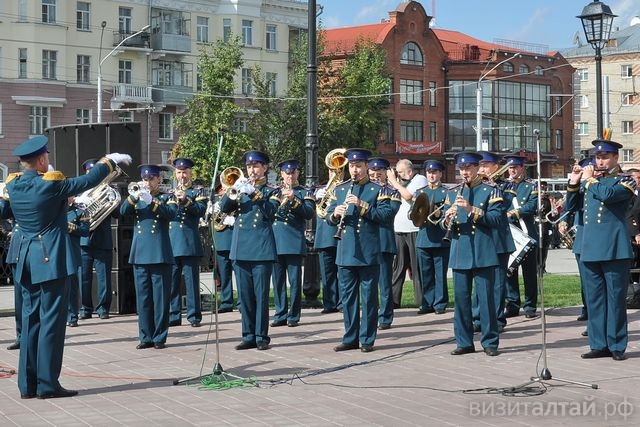 Два музыкальных марш-парада и пять оркестровых концертов увидят барнаульцы в День города