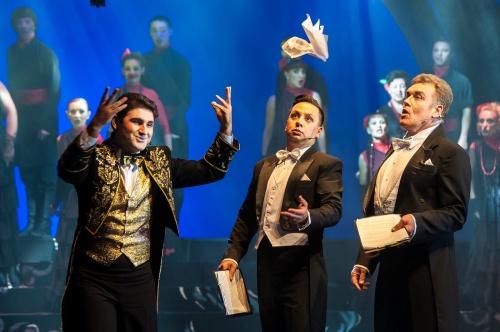 58-ой театральный сезон в Алтайском театре музыкальной комедии открыли грандиозным концертом «Да здравствует сцена!»