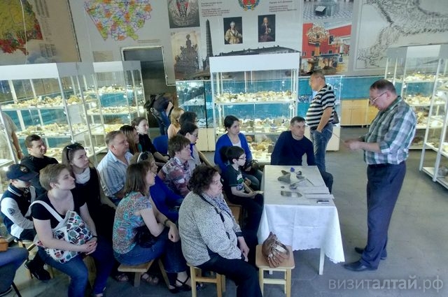 Сезон экскурсий завершен – в «Мир камня» возвращается лекторий