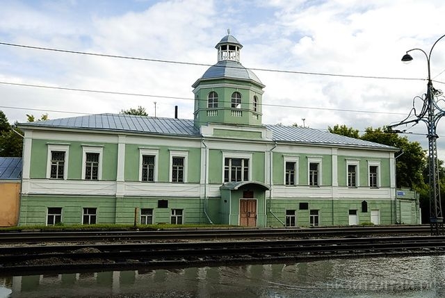 Сезон пешеходных экскурсий закрывают в последние выходные октября, беседы о минералах продолжаются