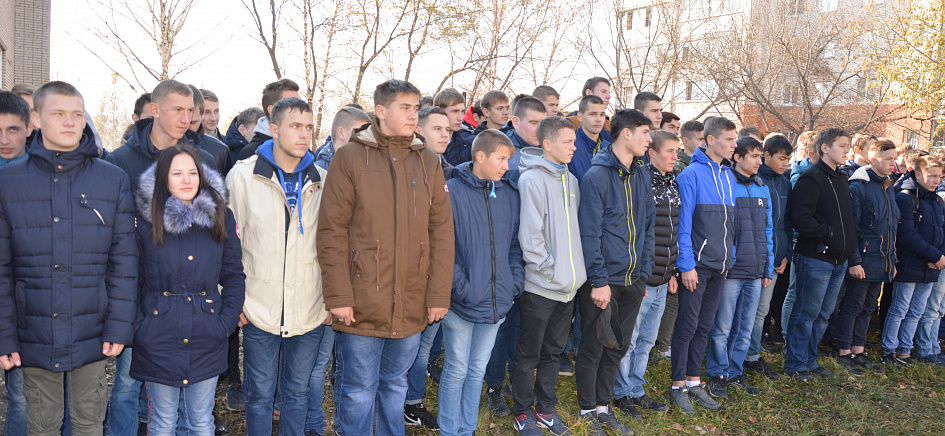 В Барнауле на средства губернаторского гранта открыли Workout-площадку