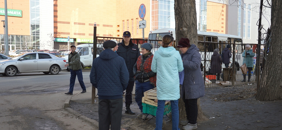 Борьбу с незаконной торговлей продолжают на улице Пионеров