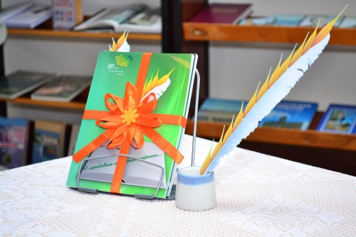 В Табунском районе к 80-летию Алтайского края издали сборник стихотворений авторов-земляков