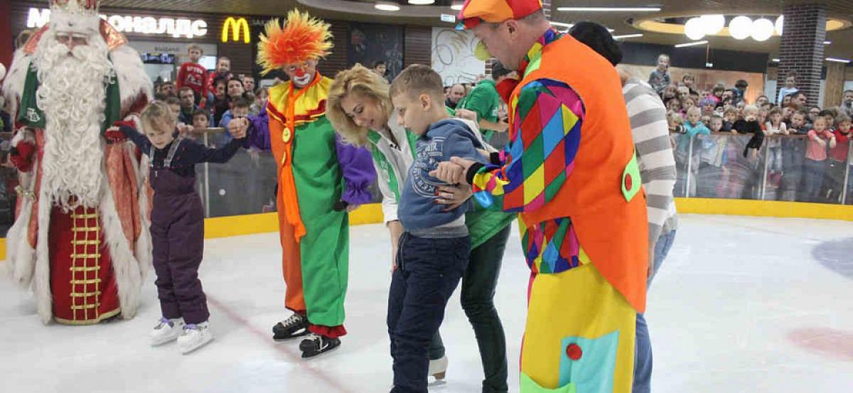 Дед Мороз из Великого Устюга исполнил мечту барнаульского мальчика с ДЦП