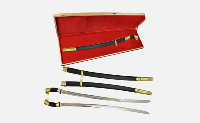 Росгвардия заказала позолоченные казачьи шашки с рукоятью из лучших сортов колхидского ореха