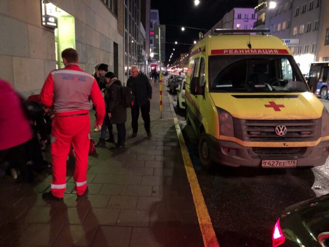 Российские врачи рассказали, как помогли прохожему в центре Стокгольма