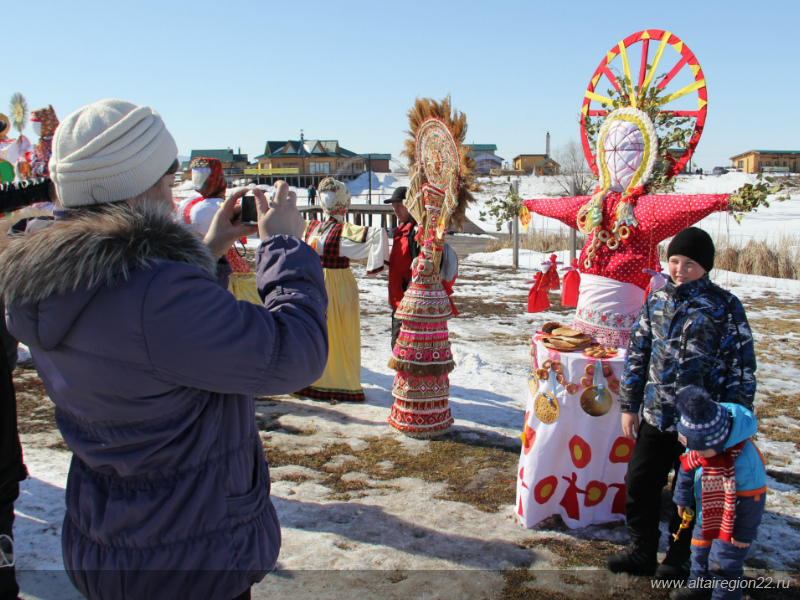 В Алтайском крае пройдет конкурс масленичных кукол