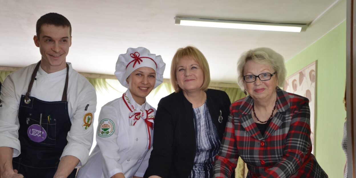 В Алтайском крае открыли уникальную технологическую лабораторию «Учебная кухня ресторана»