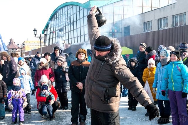 Рыцарскими состязаниями, модными дефиле и блинами с чаем из самовара встретят весну на Мало-Тобольской
