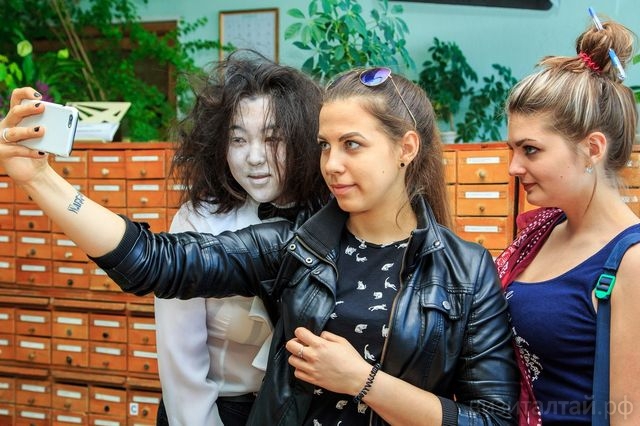 Танцы, концерты, мастер-классы и призовые розыгрыши: библиотеки края готовят вечерний прием публики