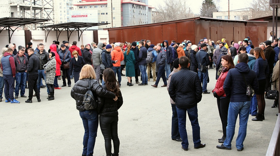 Барнаул простился со своими земляками, погибшими при пожаре в ТРК «Зимняя вишня» в Кемерово