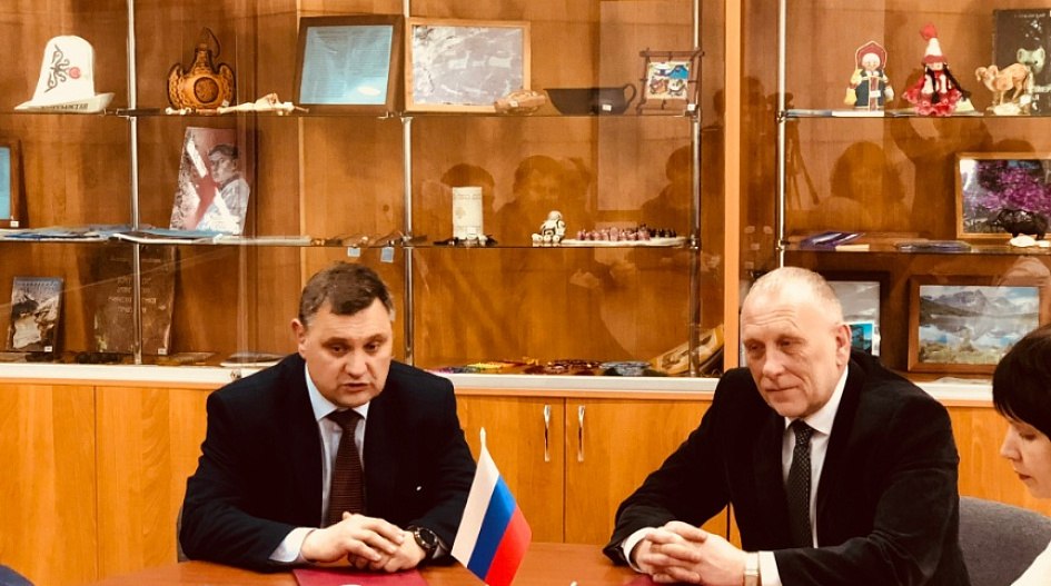 Договор о стратегическом партнерстве подписали АлтГТУ им. И.И.Ползунова и ГАГУ