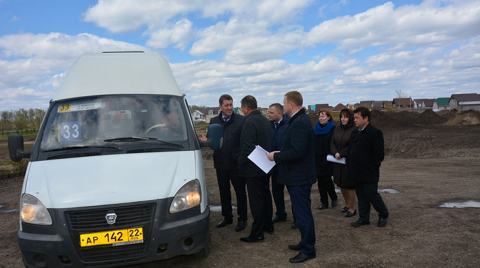 Сергей Дугин поручил проработать вопрос организации доставки детей, проживающих в поселке Сибирская долина, к образовательным учреждениям