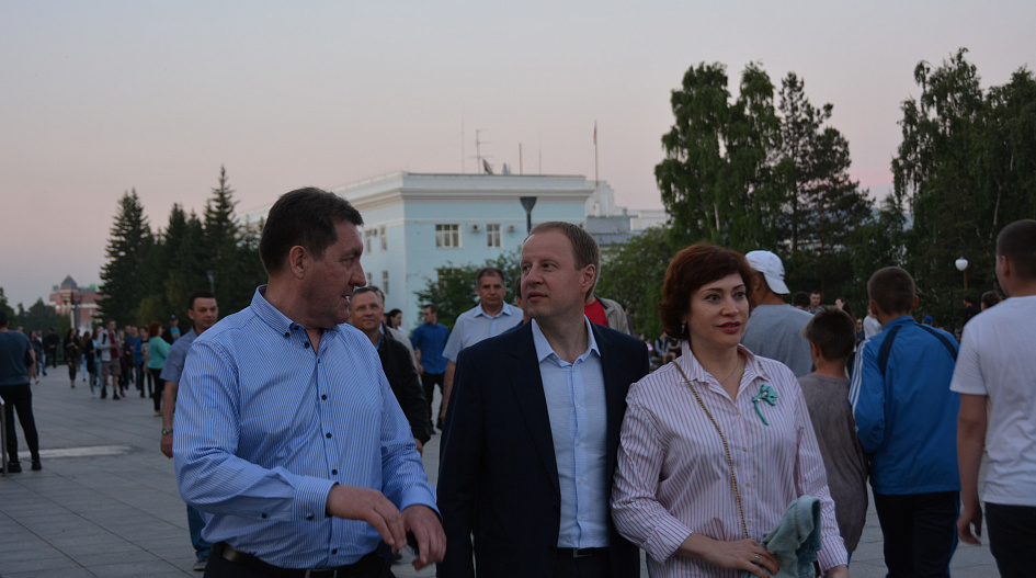 Около 20 тысяч жителей и гостей столицы Алтайского края стали участниками вечерней праздничной программы, посвященной Дню России