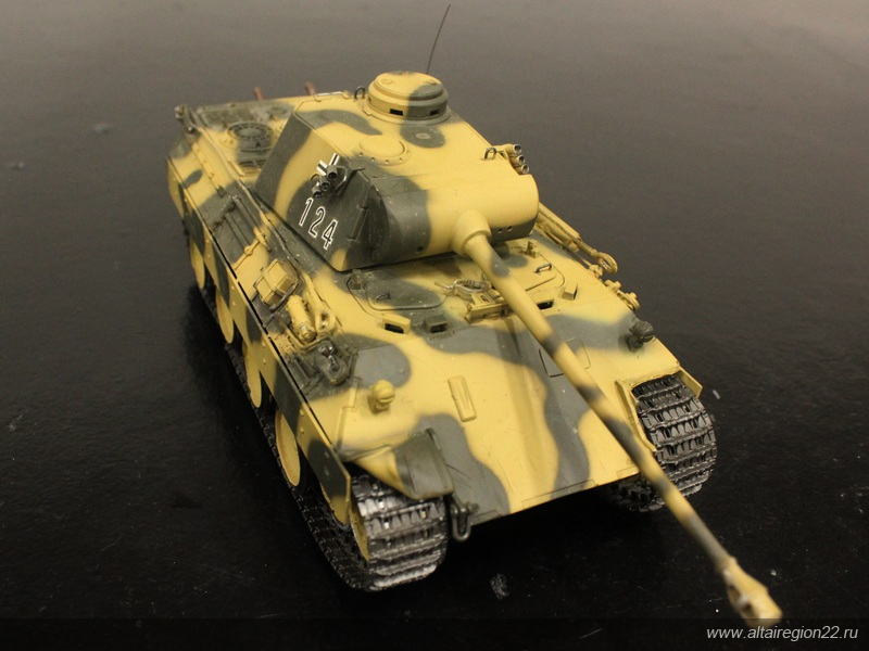 В алтайском музее открыли выставку моделей боевой техники